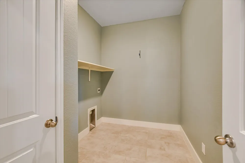 13820 Lyndon B Johnson Street Manor, TX 78653