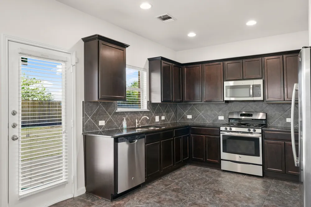 18317 Moreto Loop Pflugerville, TX 78660
