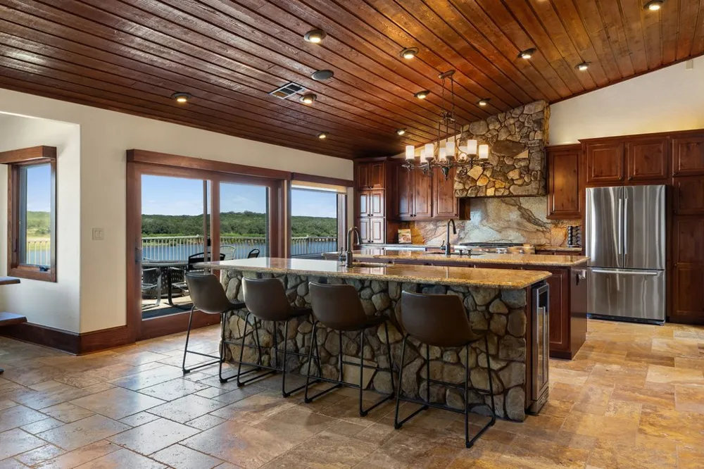 512 Harbor Drive #7 Spicewood, TX 78669