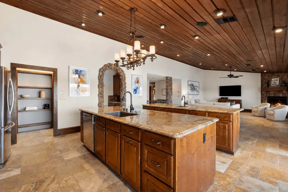 512 Harbor Drive #7 Spicewood, TX 78669