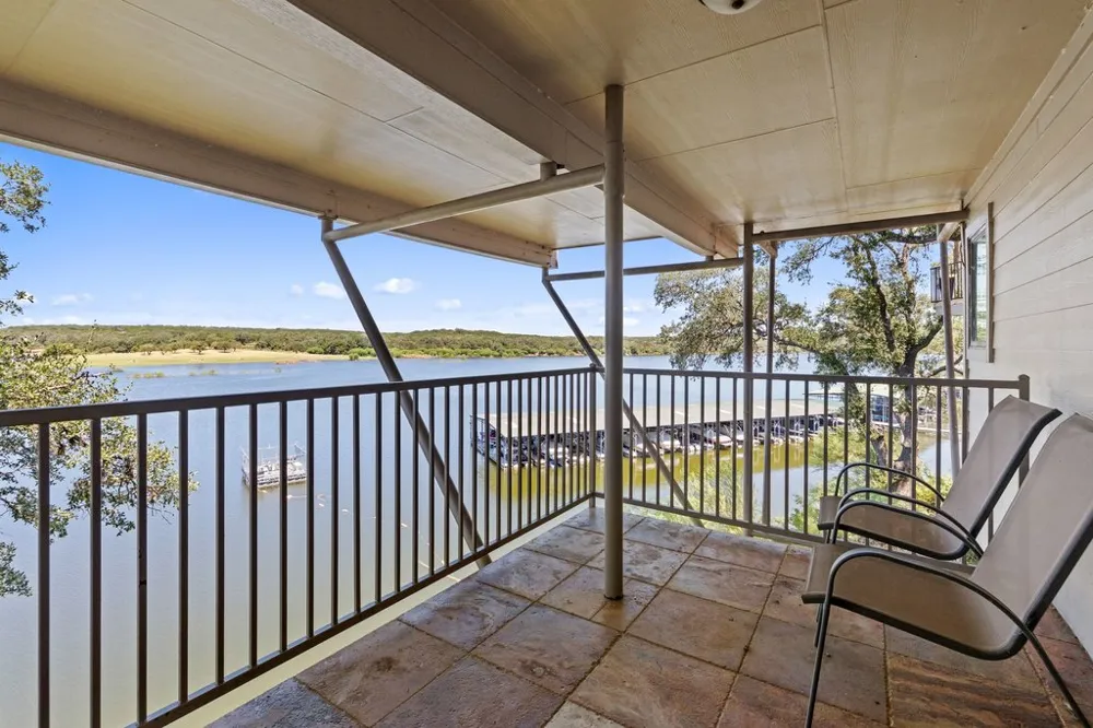 512 Harbor Drive #7 Spicewood, TX 78669