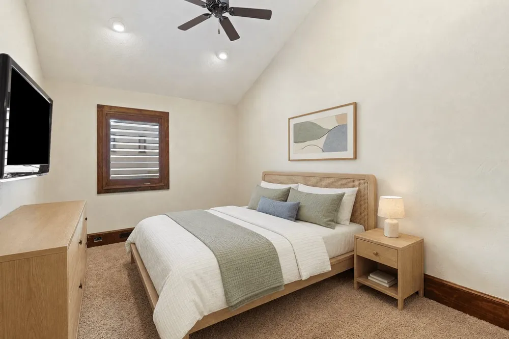 512 Harbor Drive #7 Spicewood, TX 78669