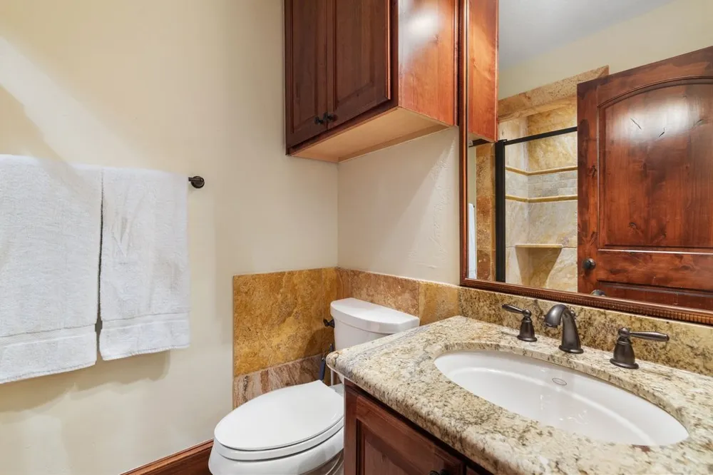 512 Harbor Drive #7 Spicewood, TX 78669