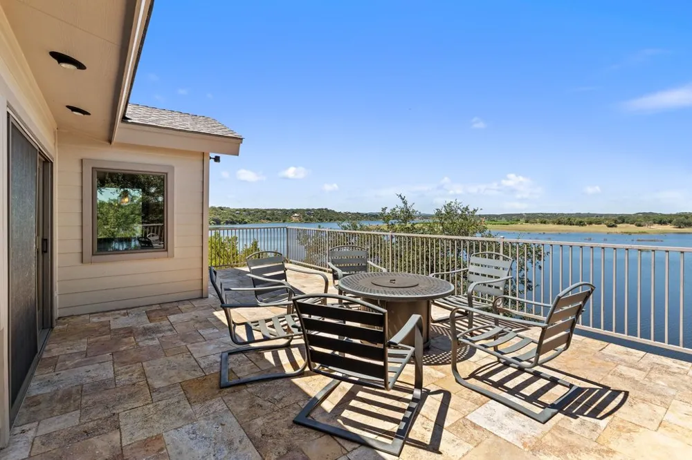 512 Harbor Drive #7 Spicewood, TX 78669