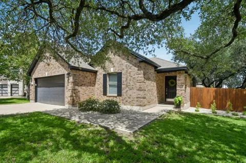 200 Thomas Cove