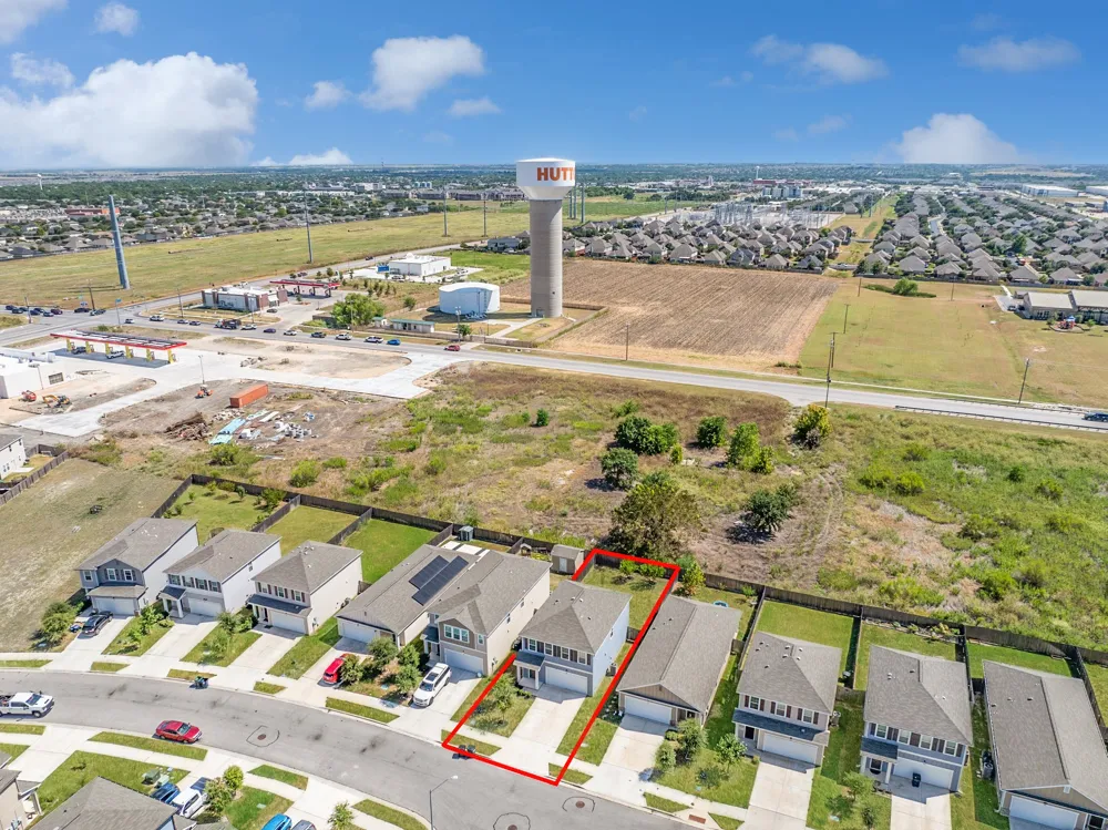 100 Waterbuck Loop Hutto, TX 78634