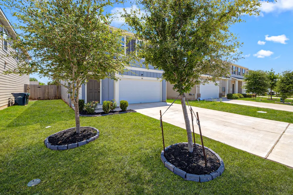100 Waterbuck Loop Hutto, TX 78634