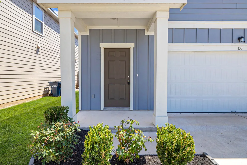 100 Waterbuck Loop Hutto, TX 78634