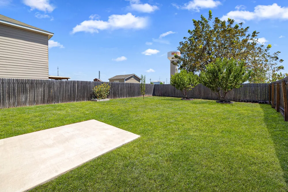 100 Waterbuck Loop Hutto, TX 78634