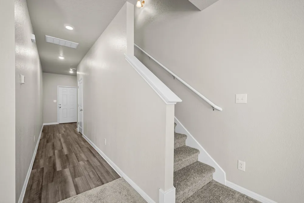 100 Waterbuck Loop Hutto, TX 78634
