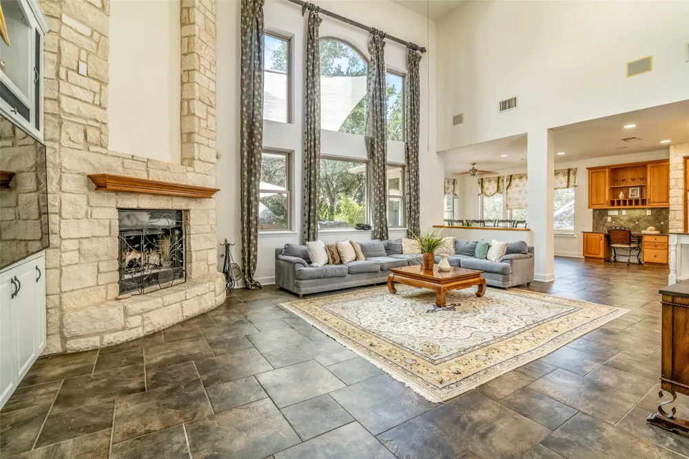 2704 Benevento Way Cedar Park, TX 78613