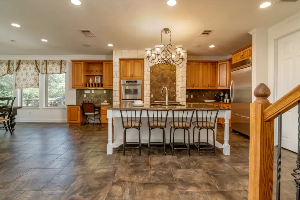 2704 Benevento Way Cedar Park, TX 78613