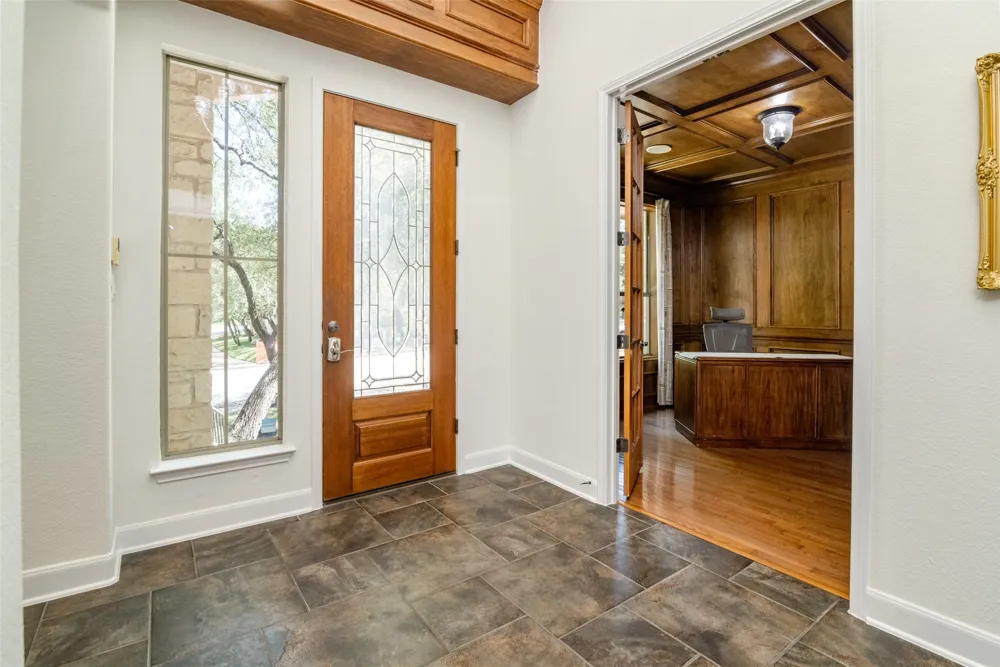 2704 Benevento Way Cedar Park, TX 78613