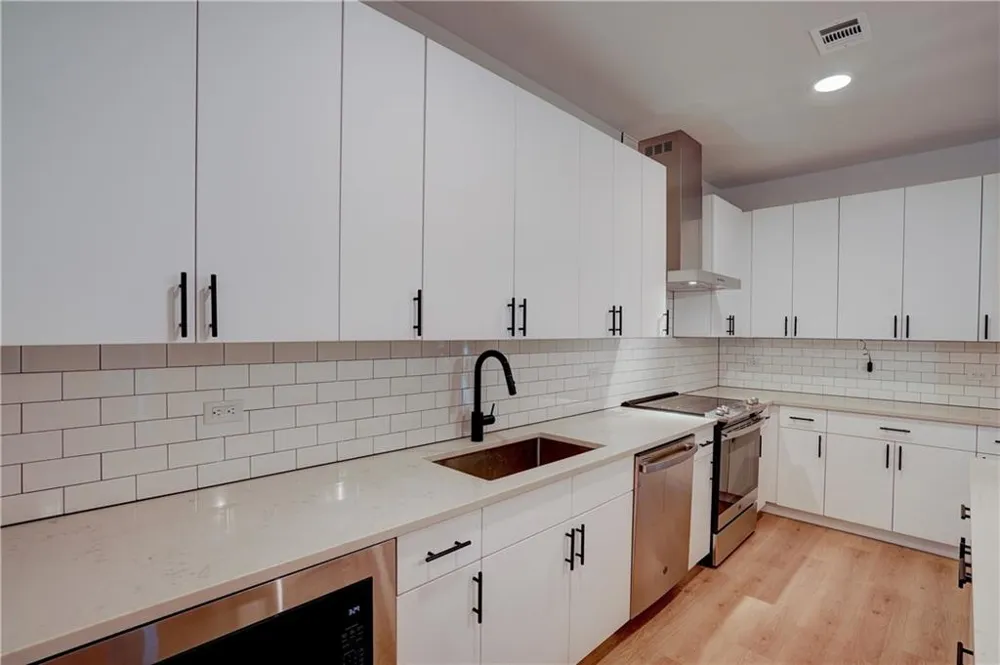 3101 Govalle Avenue #113 Austin, TX 78702