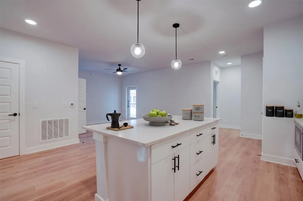 3101 Govalle Avenue #113 Austin, TX 78702