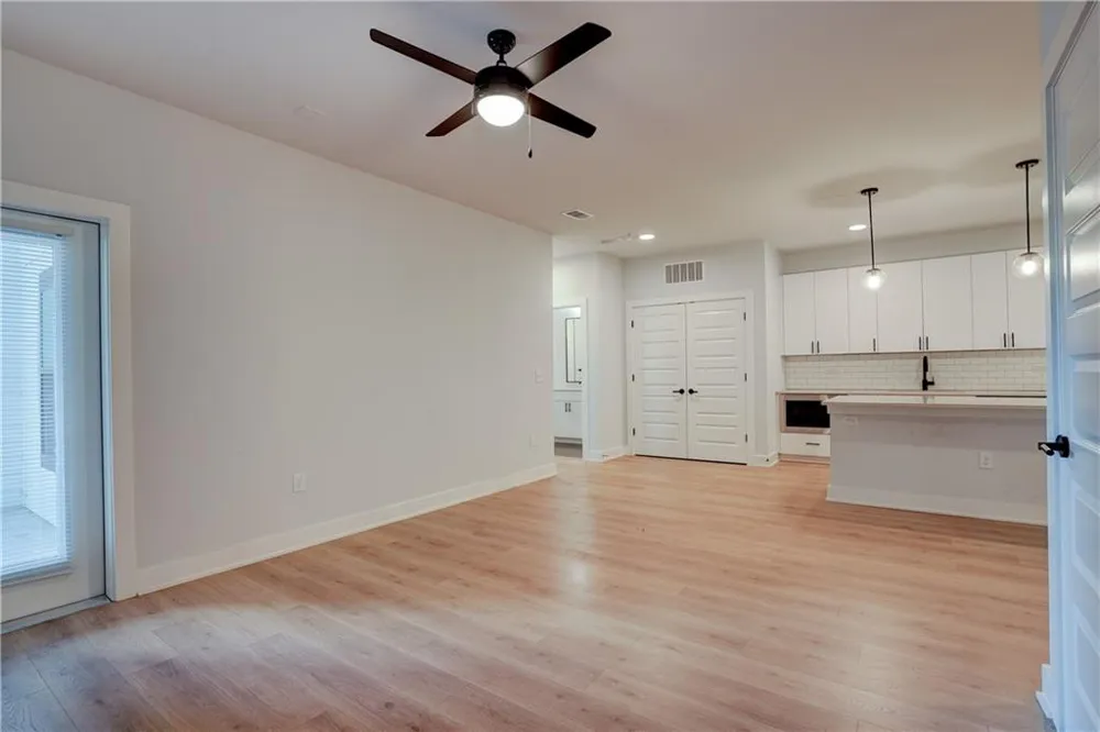 3101 Govalle Avenue #113 Austin, TX 78702