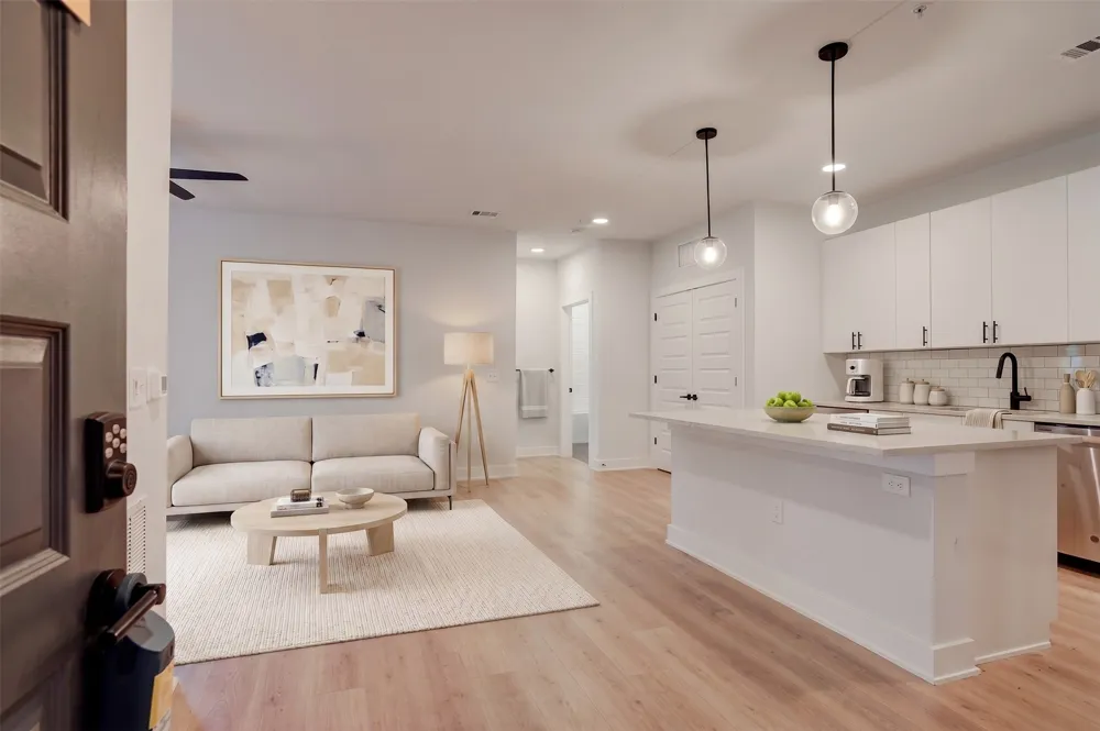 3101 Govalle Avenue #113 Austin, TX 78702