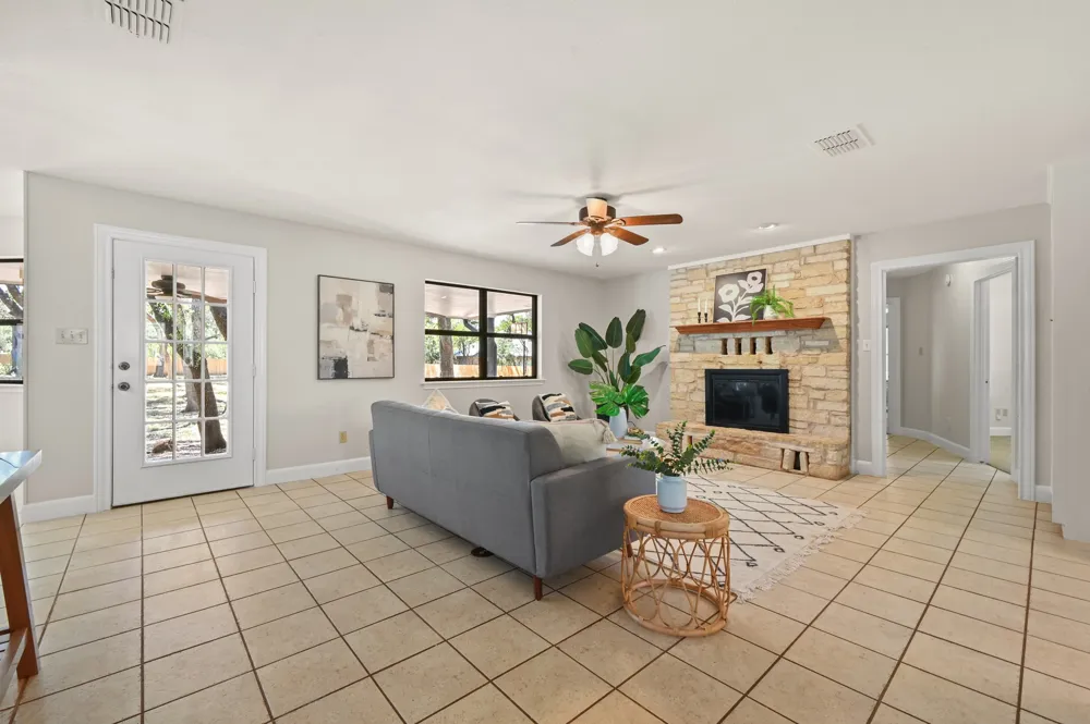 224 Maple Drive Mountain City, TX 78610