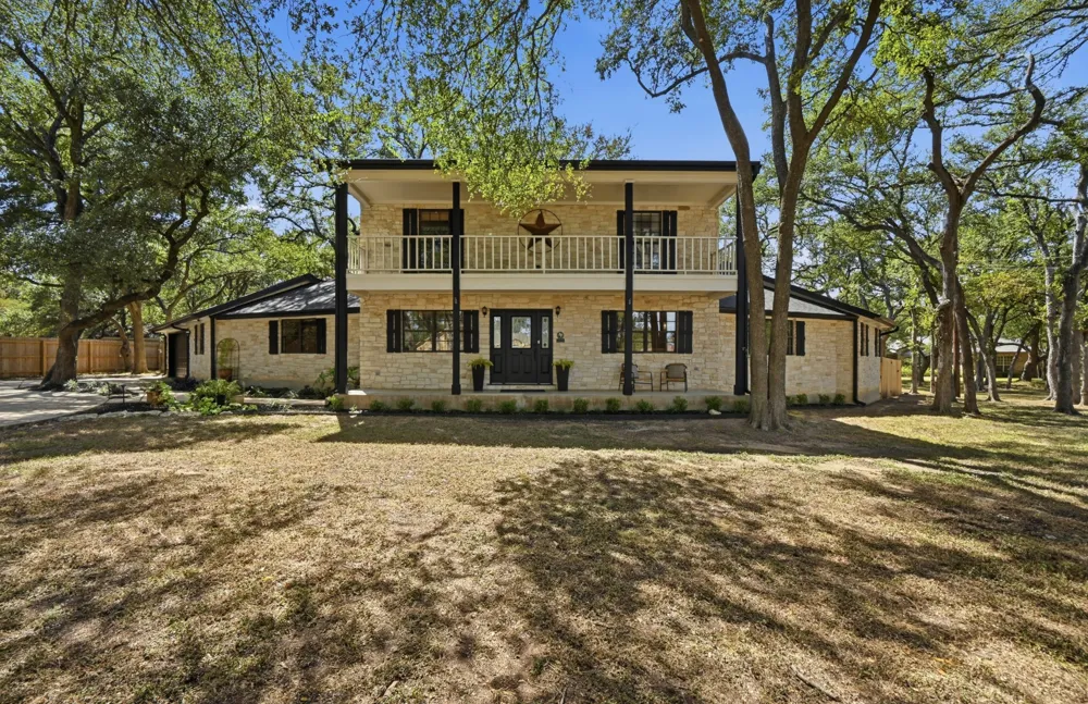 224 Maple Drive Mountain City, TX 78610