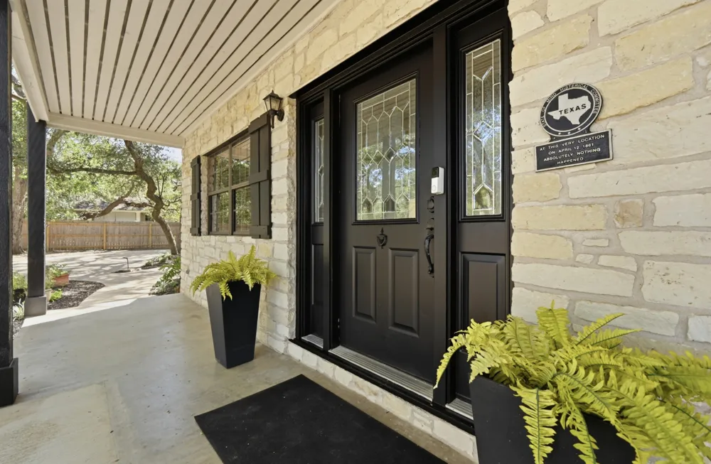 224 Maple Drive Mountain City, TX 78610