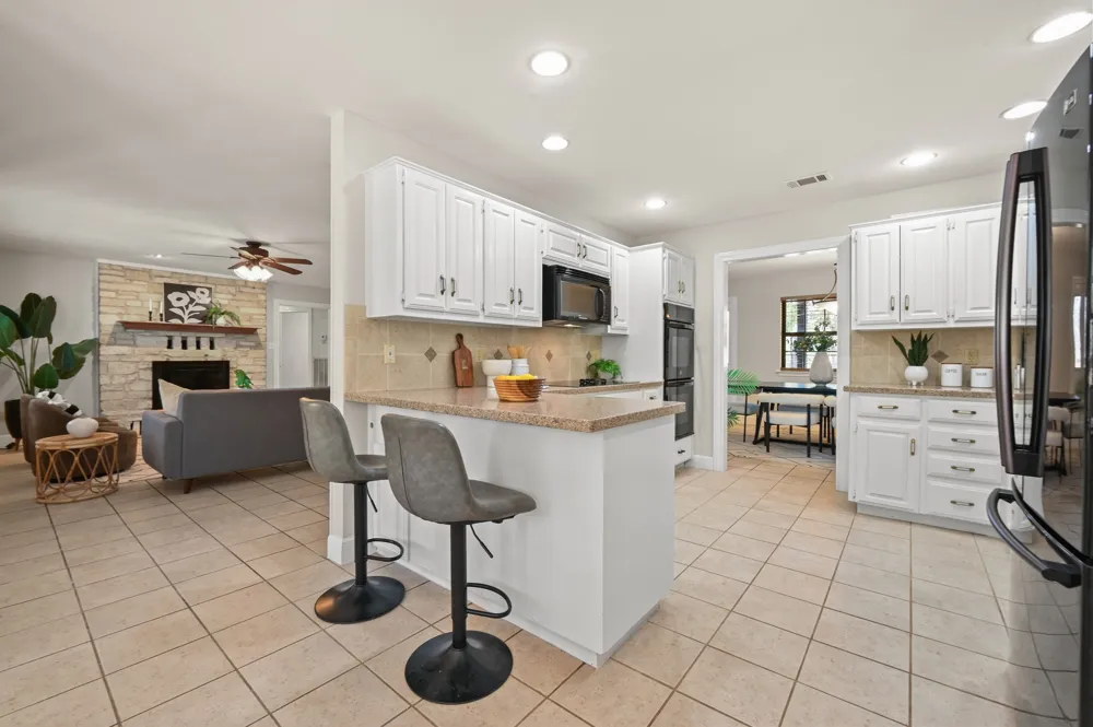 224 Maple Drive Mountain City, TX 78610