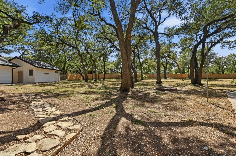224 Maple Drive Mountain City, TX 78610