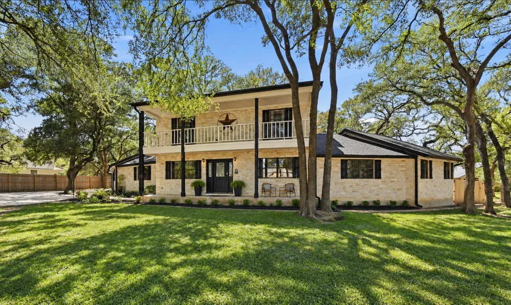 224 Maple Drive Mountain City, TX 78610