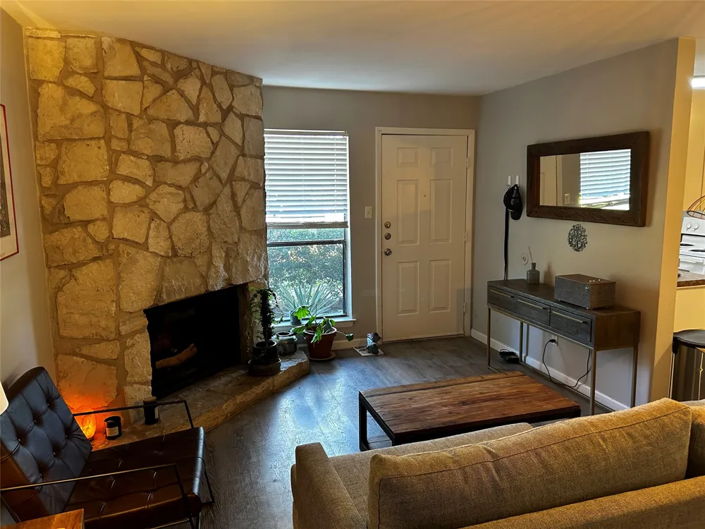 4307 S 1st Street #108 Austin, TX 78745