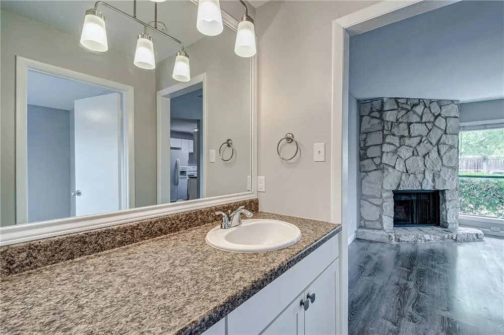 4307 S 1st Street #108 Austin, TX 78745