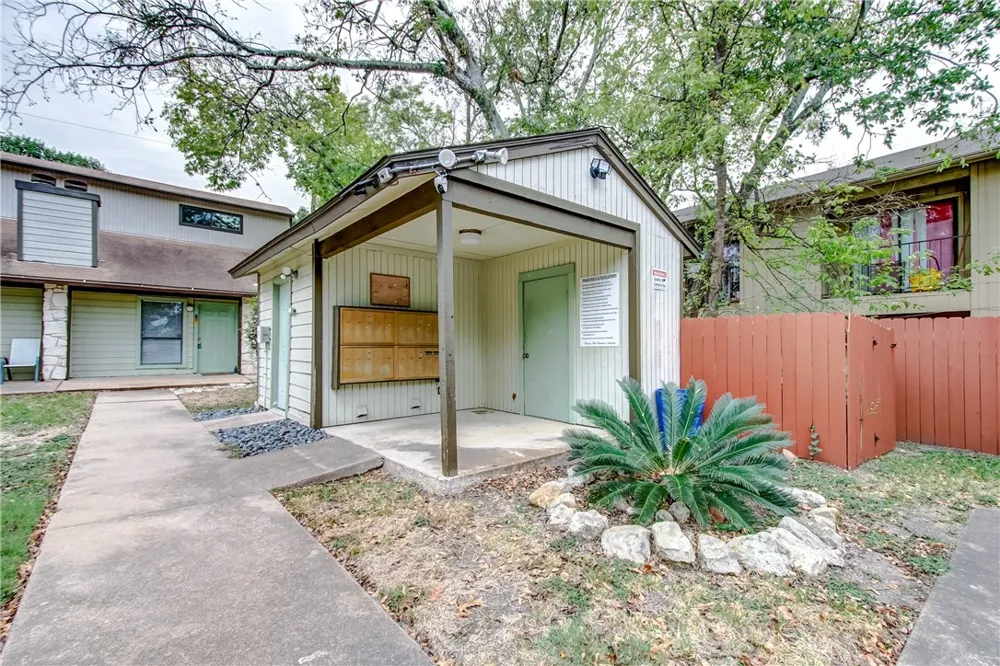 4307 S 1st Street #108 Austin, TX 78745