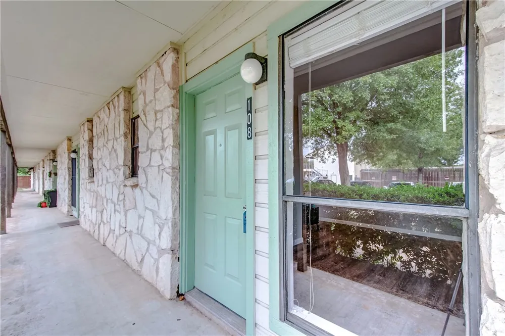 4307 S 1st Street #108 Austin, TX 78745