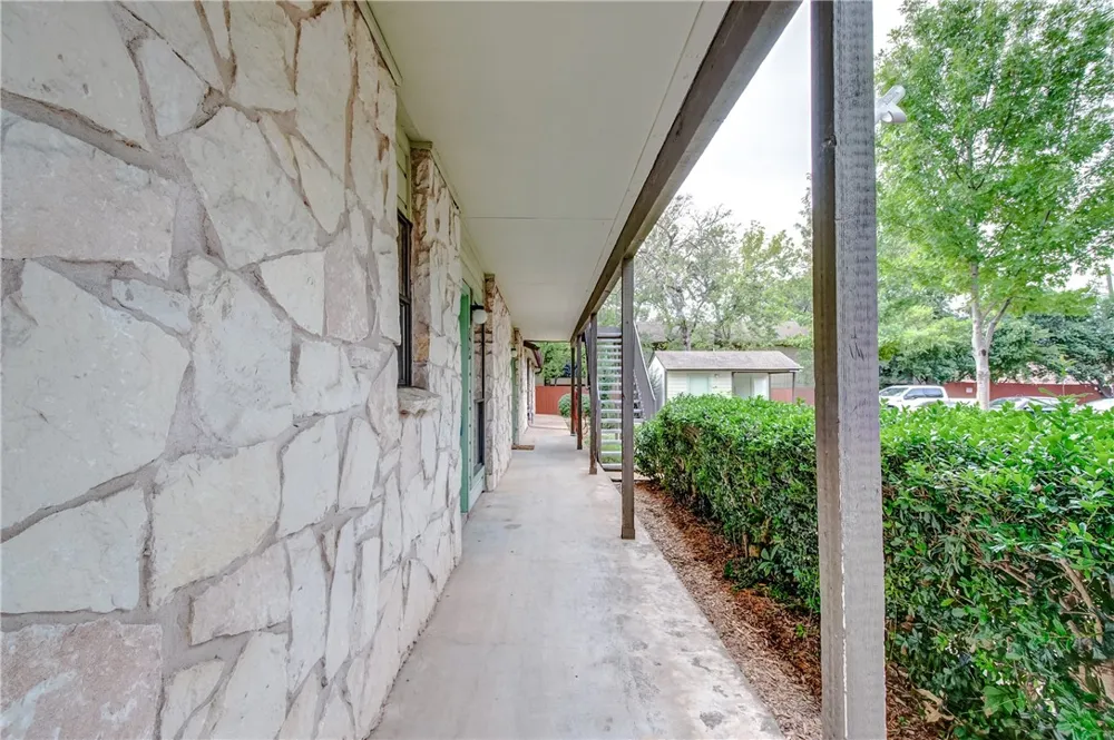 4307 S 1st Street #108 Austin, TX 78745