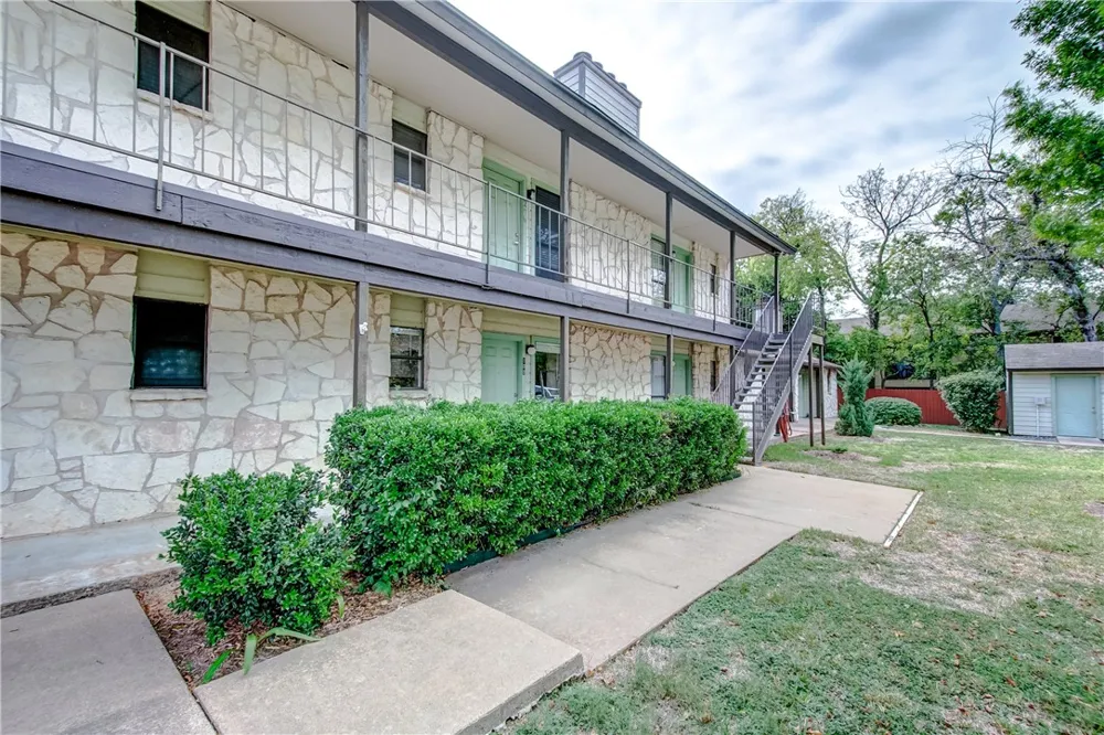 4307 S 1st Street #108 Austin, TX 78745