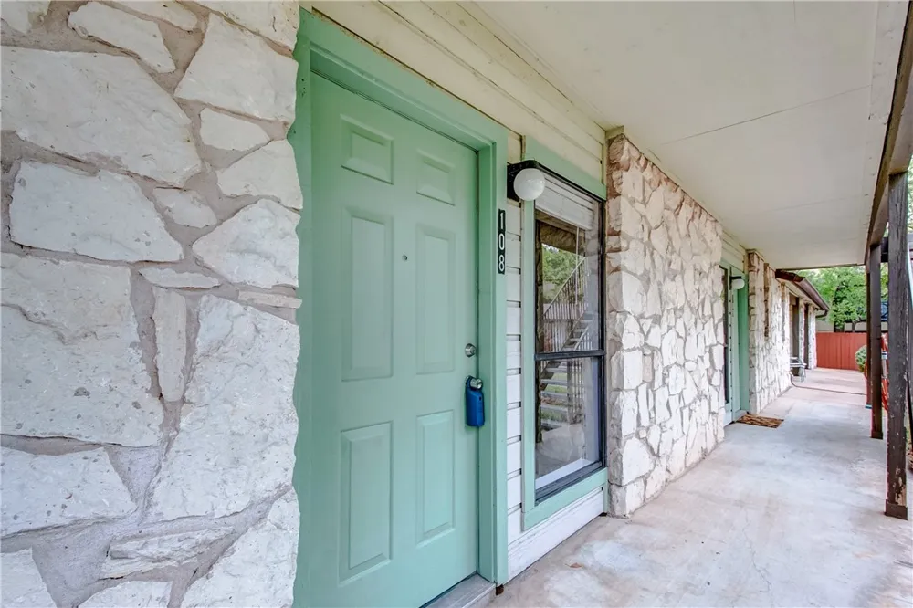 4307 S 1st Street #108 Austin, TX 78745