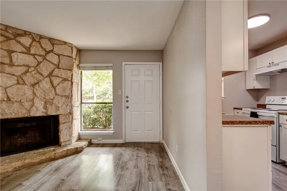 4307 S 1st Street #108 Austin, TX 78745