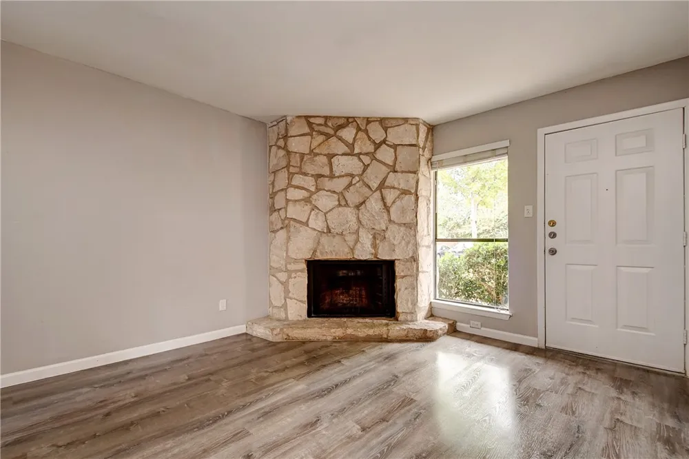 4307 S 1st Street #108 Austin, TX 78745