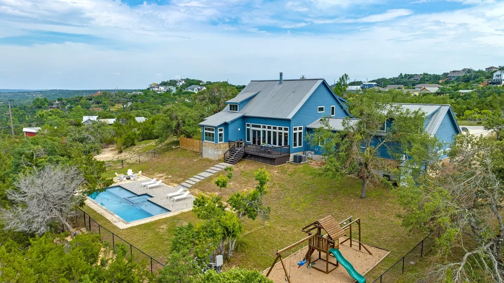 10512 Lake Park Drive Dripping Springs, TX 78620