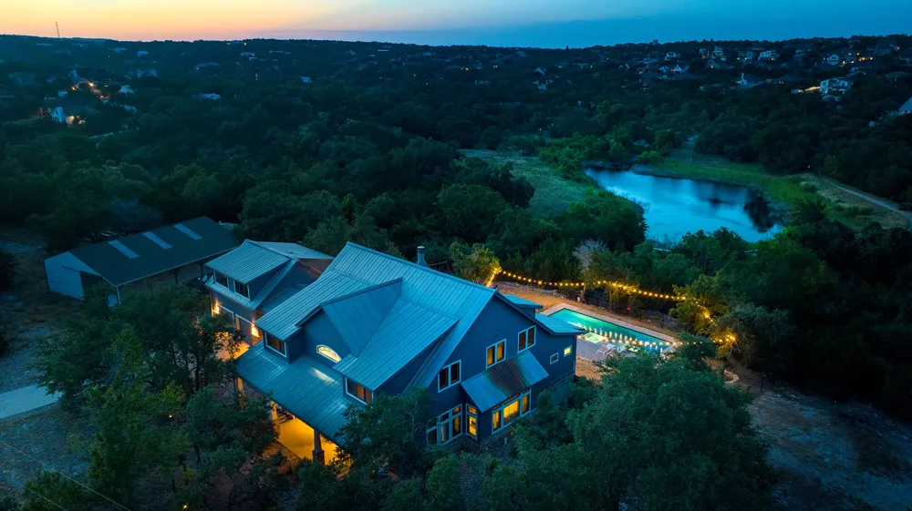 10512 Lake Park Drive Dripping Springs, TX 78620