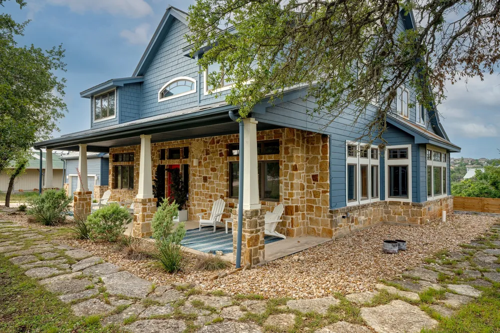 10512 Lake Park Drive Dripping Springs, TX 78620