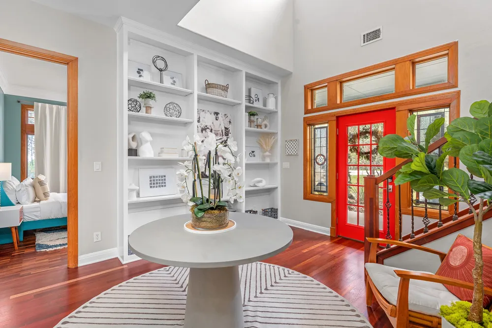 10512 Lake Park Drive Dripping Springs, TX 78620