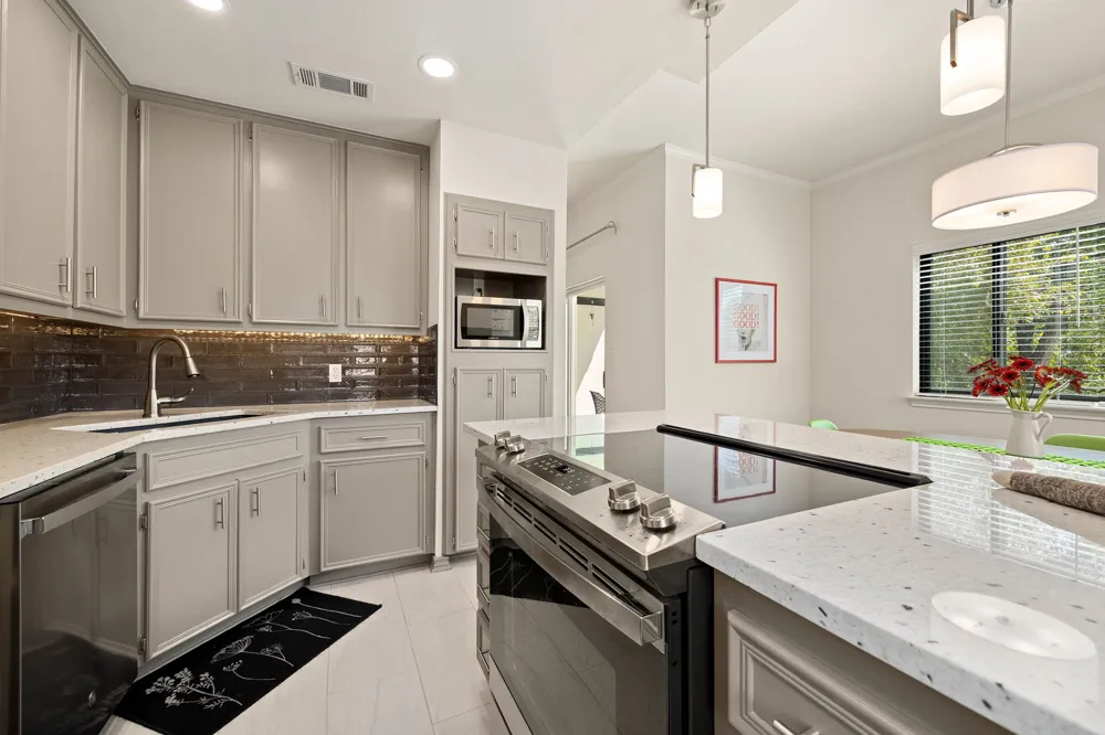 2508 W 12th Street #205 Austin, TX 78703