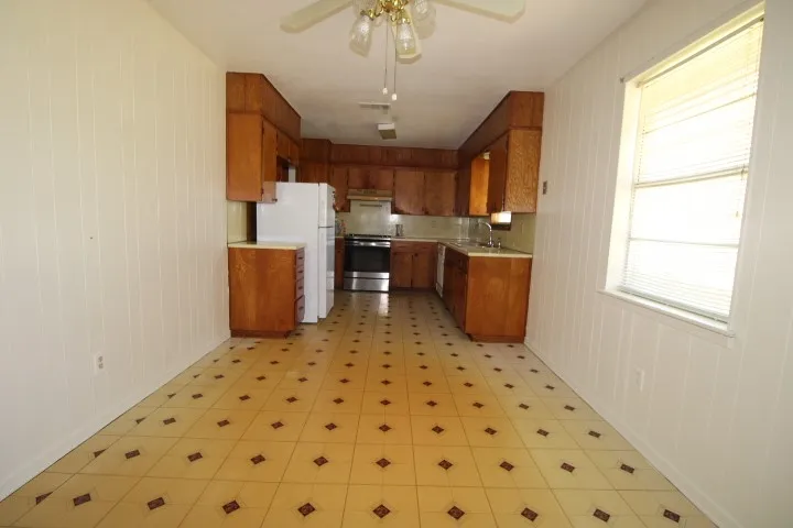 1603 Hughes Avenue Copperas Cove, TX 76522