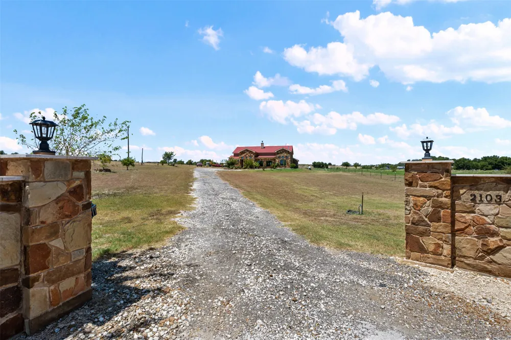 2103 County Road 320 Granger, TX 76530
