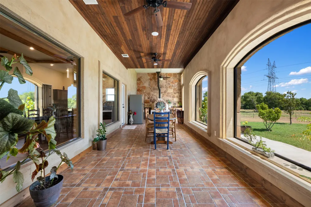 2103 County Road 320 Granger, TX 76530