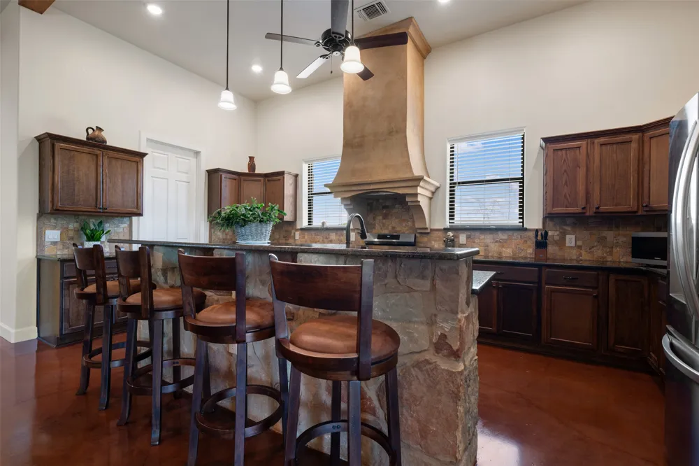 2103 County Road 320 Granger, TX 76530