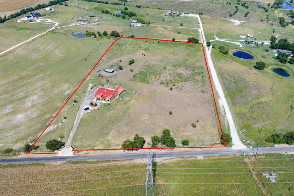 2103 County Road 320 Granger, TX 76530