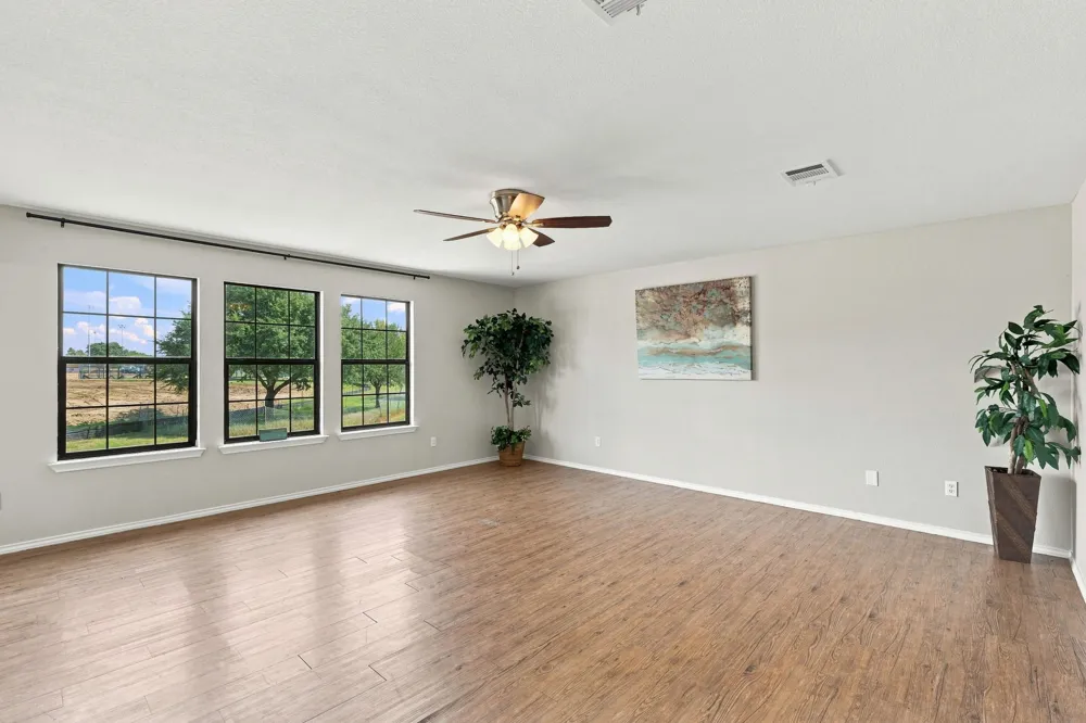1660 Bayland Street Round Rock, TX 78664
