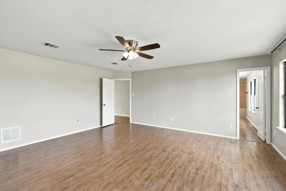 1660 Bayland Street Round Rock, TX 78664