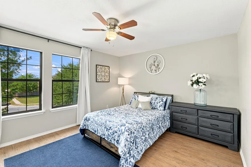 1660 Bayland Street Round Rock, TX 78664