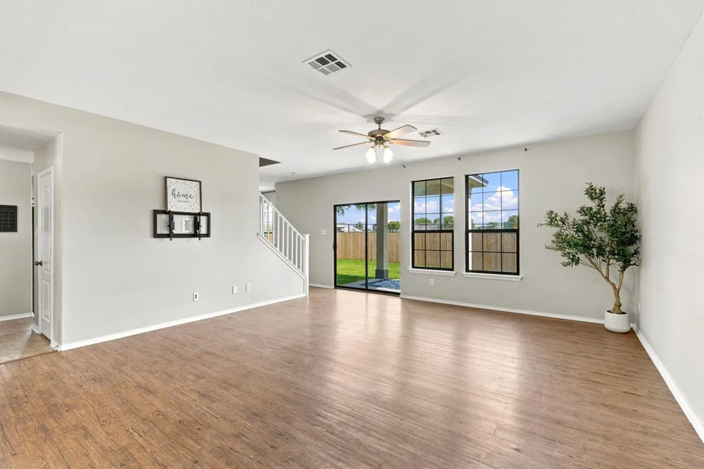 1660 Bayland Street Round Rock, TX 78664